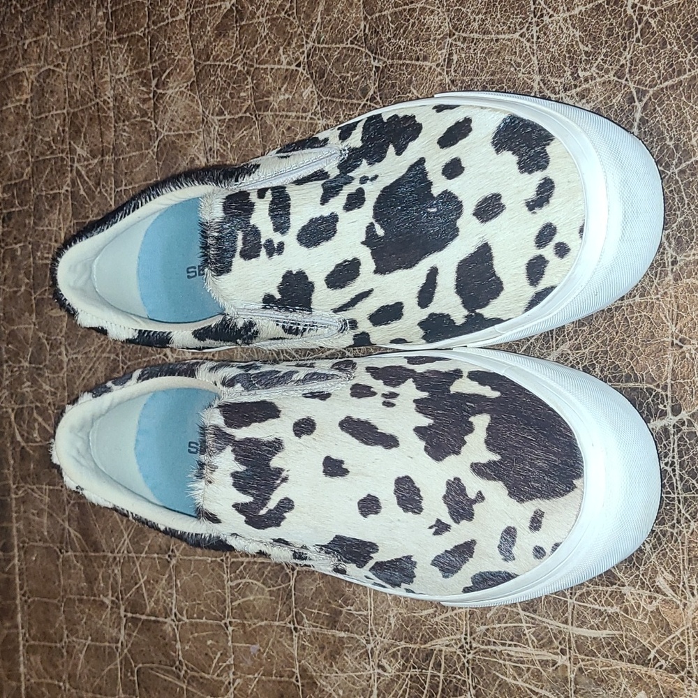 SeaVees Hawthorne Slip On Cow Print Sneakers. Size 7 Womens. - Picture 2 of 8